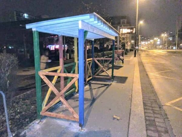 Tetőt szeretnénk az új pécsi buszmegállóra, segítesz? - Image 4