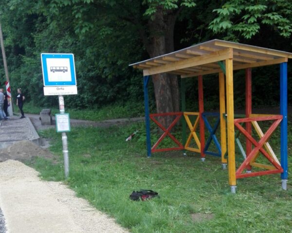Tetőt szeretnénk az új pécsi buszmegállóra, segítesz? - Image 5