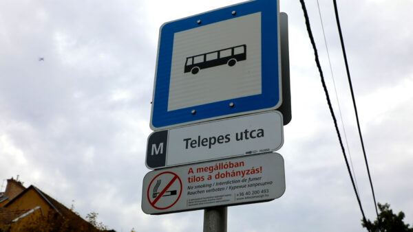 Két fedett buszváró építése Zuglóban - Image 3