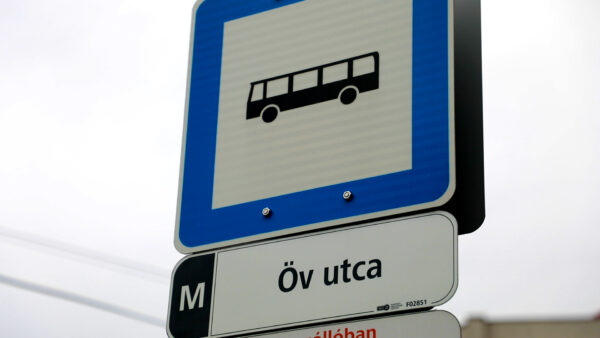 Két fedett buszváró építése Zuglóban - Image 4
