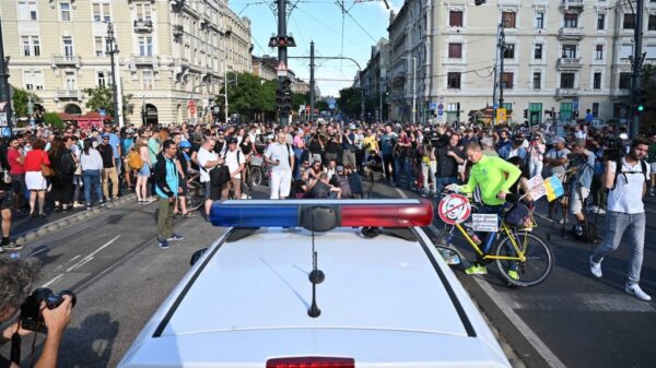 Dobjuk össze a tüntetők bírságait!