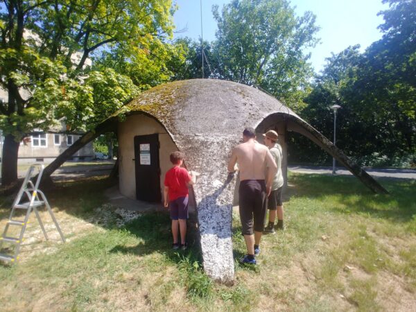 Betonróka festésére gyűjtünk a József Attila-lakótelepen - Image 2