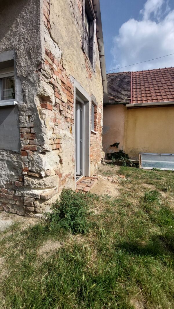 (LEZÁRULT!) Egy nehéz helyzetben lévő anyukának gyűjtünk, hogy rendbehozhassa a házát - Image 7